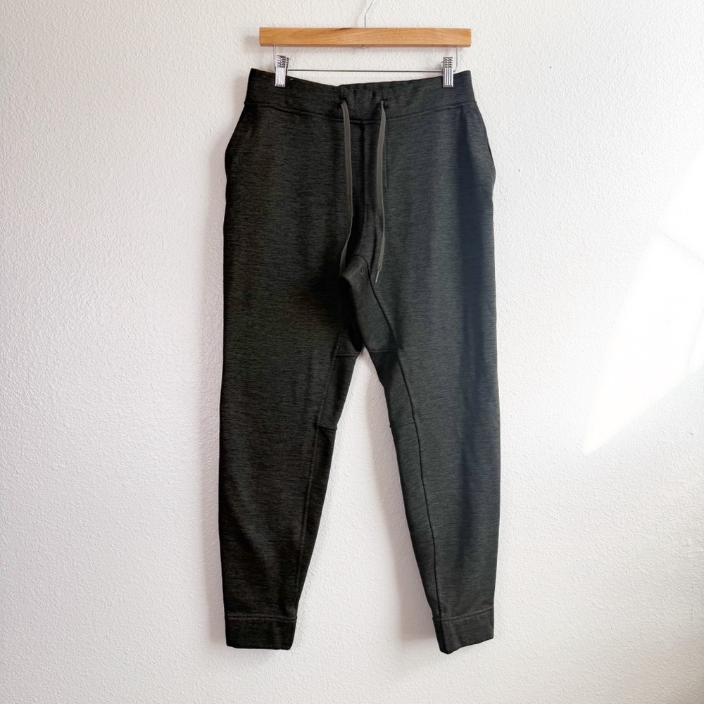 Lululemon Men’s Dark Great Sweatpants Joggers Size Medium